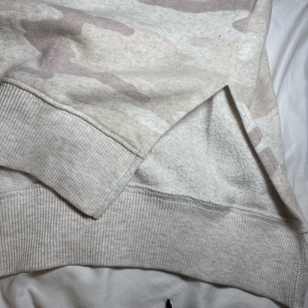American Eagle Womens Camo Sweatshirt Size XS - Picture 5 of 7